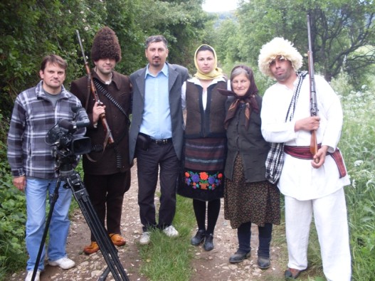 Glumci sa TV ekipom RTS.jpg Glumci sa TV ekipom RTS.jpg